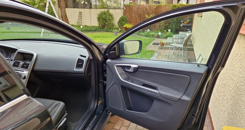 Volvo XC 60 cena 59000 przebieg: 310000, rok produkcji 2013 z Szczytno małe 211